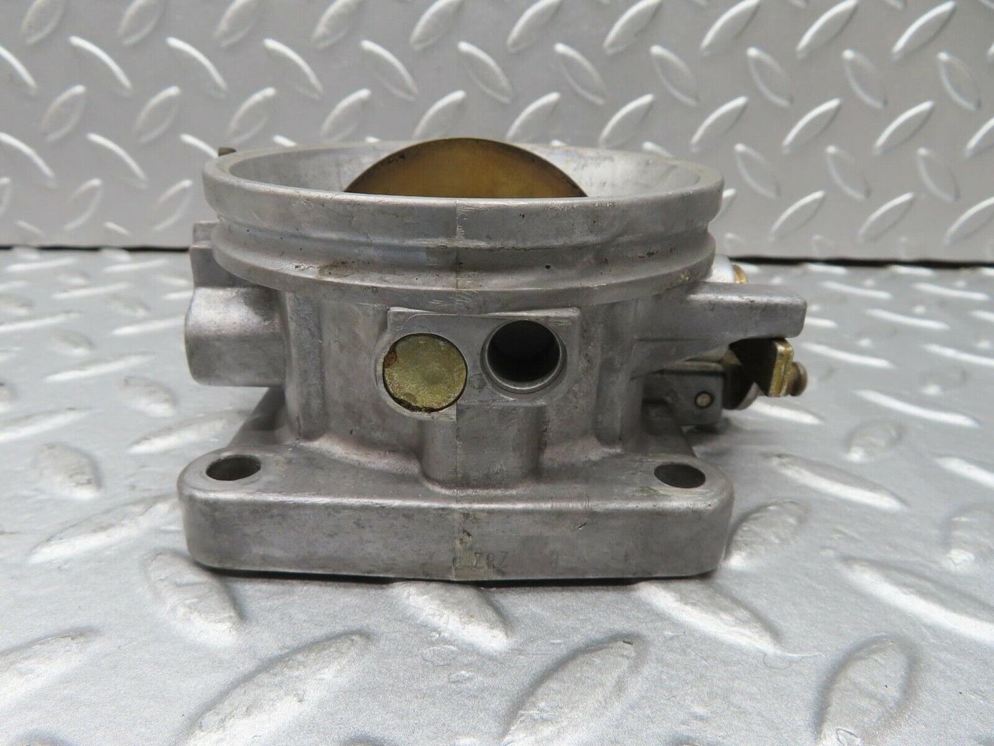 16723 Mercedes-Benz C107 380SLC Throttle Body Valve