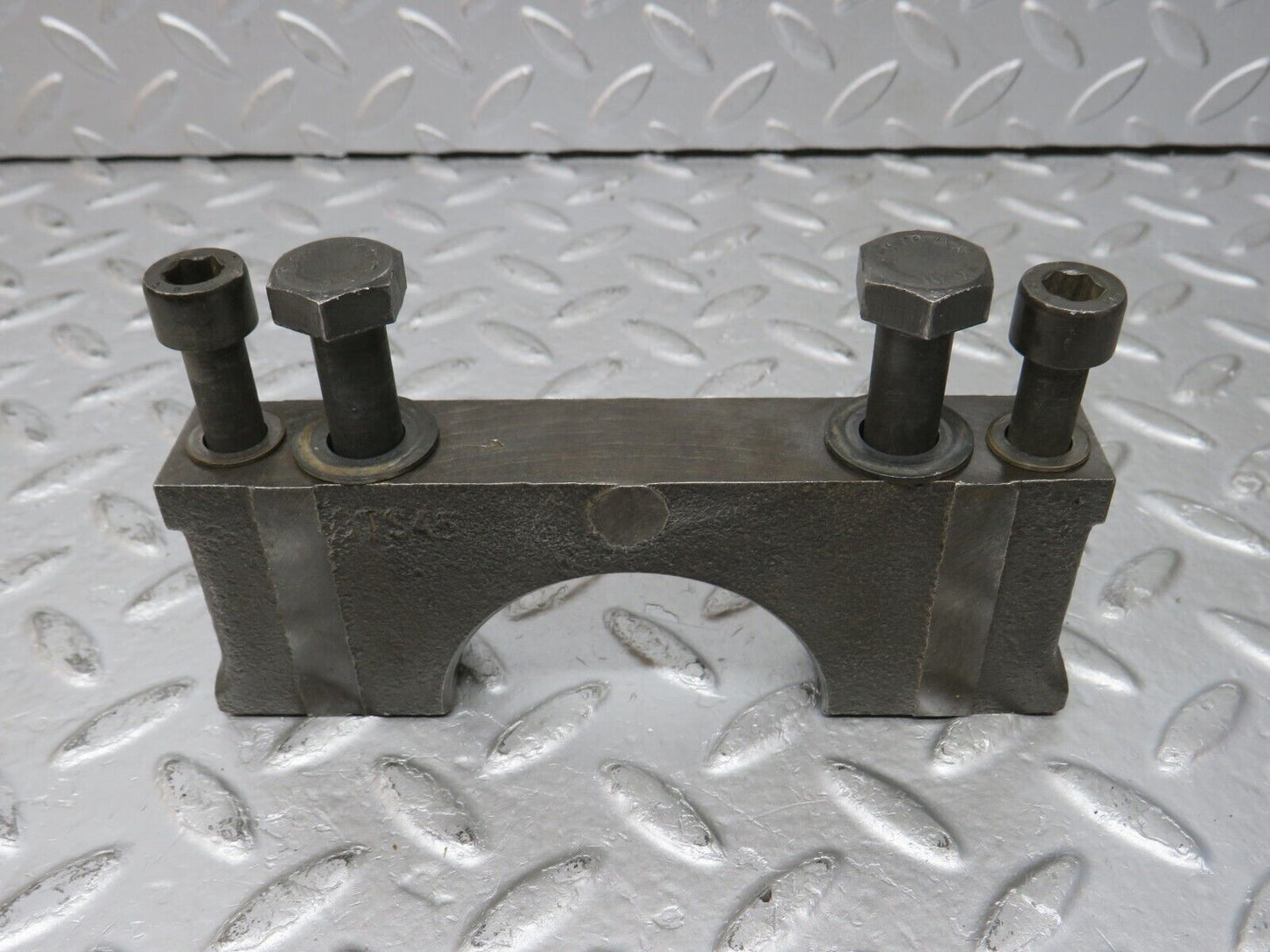 32866 Mercedes-Benz C107 R107 350 V8 Crankshaft Bearing Block 1160110312