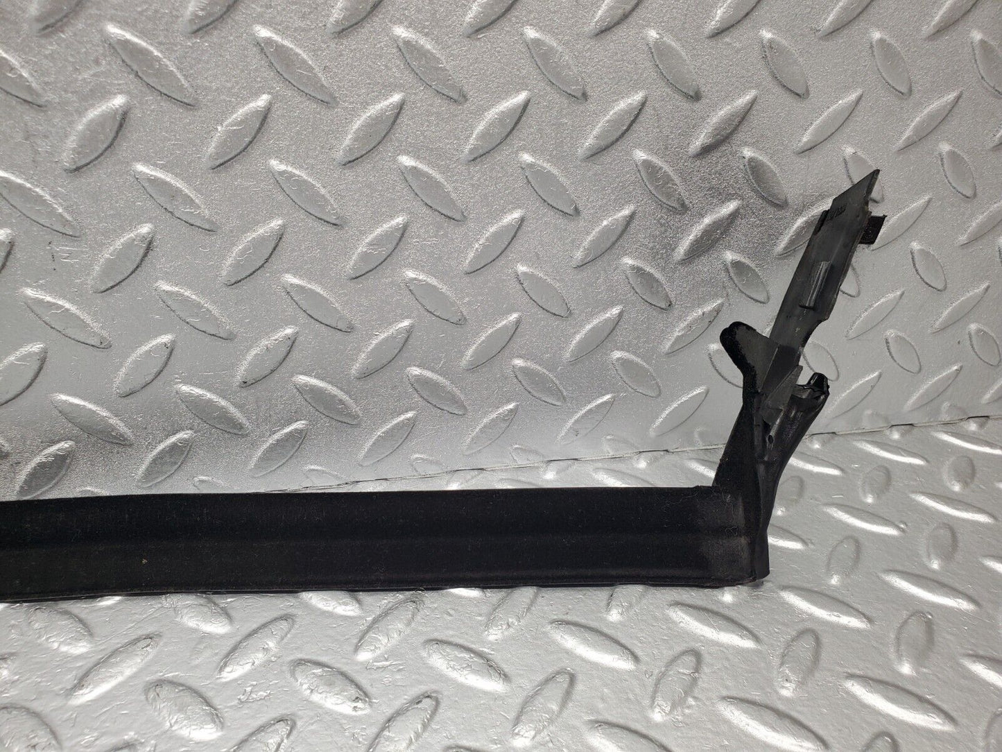 46745 Mercedes-Benz R129 320SL Coupe Left Door Seal Window Weatherstrip