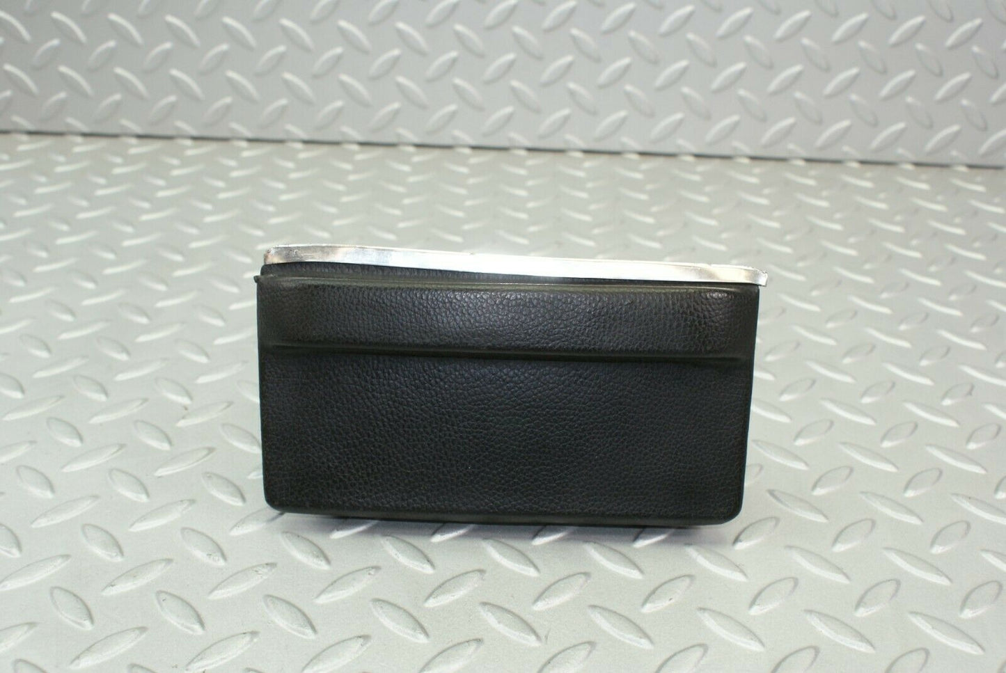 3200 Mercedes-Benz W115 220D Centre Console Ashtray