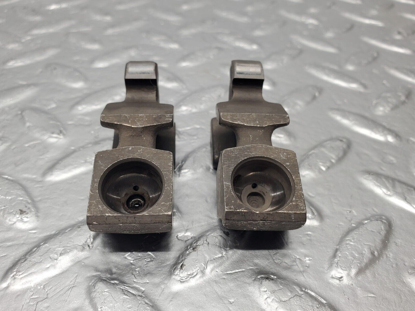 46612 Mercedes-Benz C123 280CE Coupe Valve Rocker Arm With Spring And Tappet