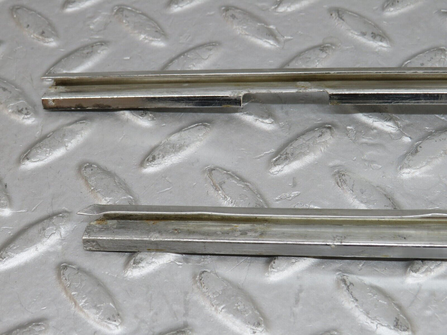 35867 Mercedes-Benz W108 Front Left Door Chrome Trim Pair