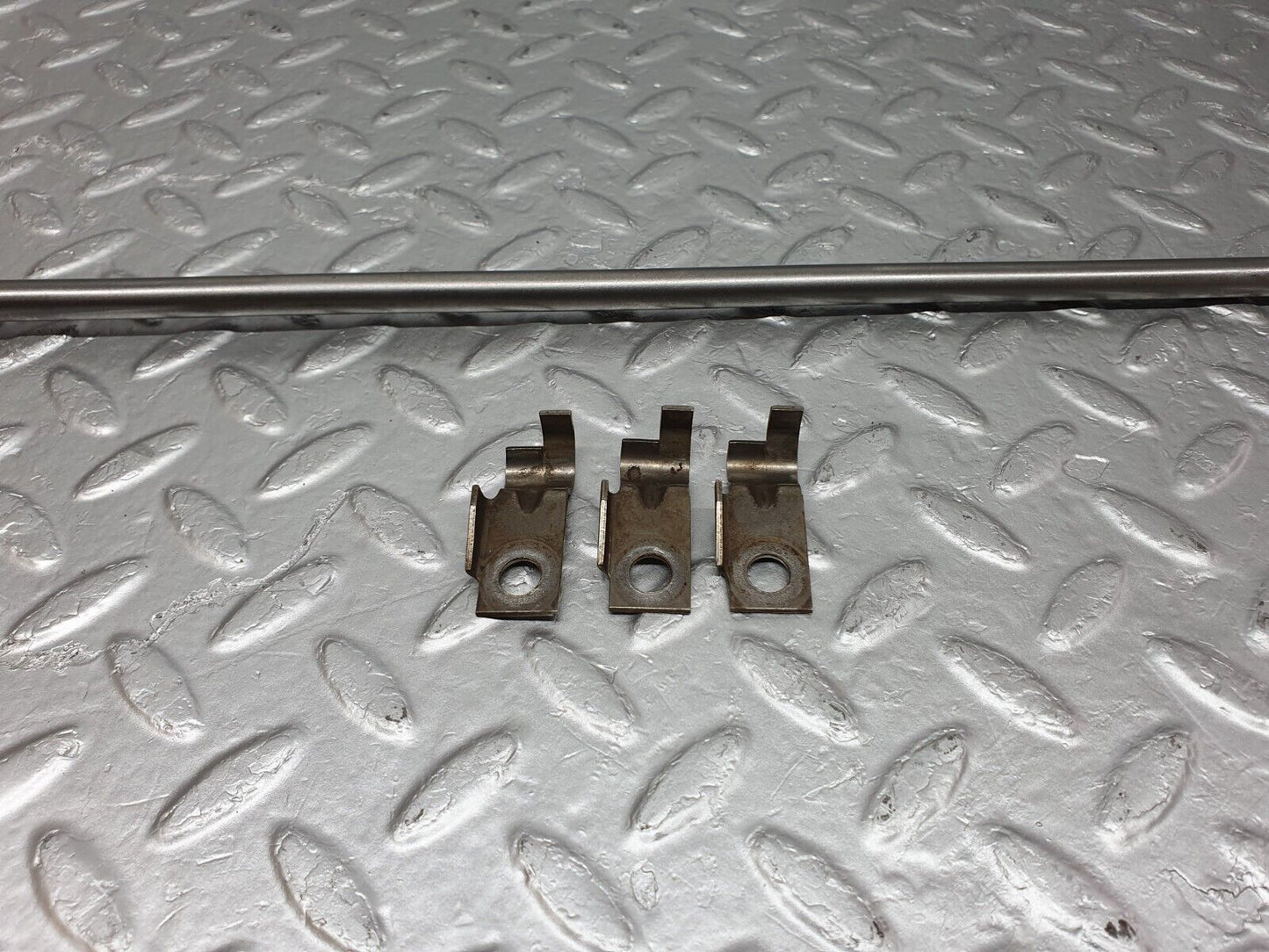 43072 Mercedes-Benz W123 Camshaft Oil Tube