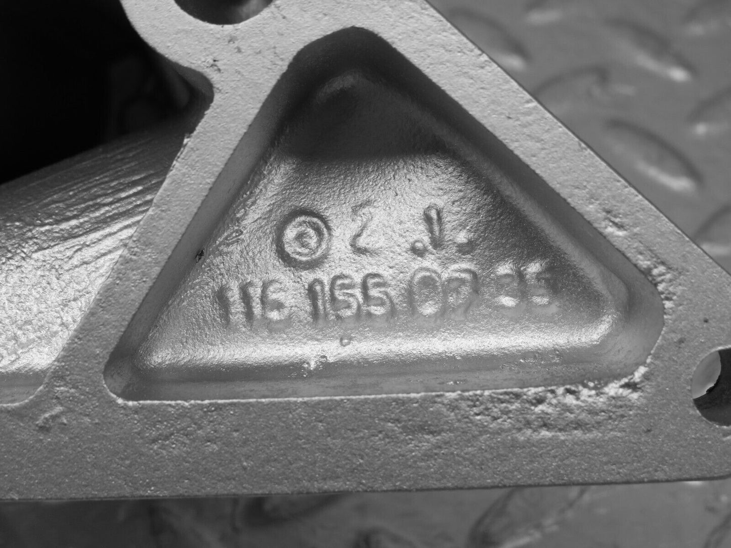 32754 Mercedes-Benz C107 R107 350 V8 Alternator Generator Bracket 1161550735