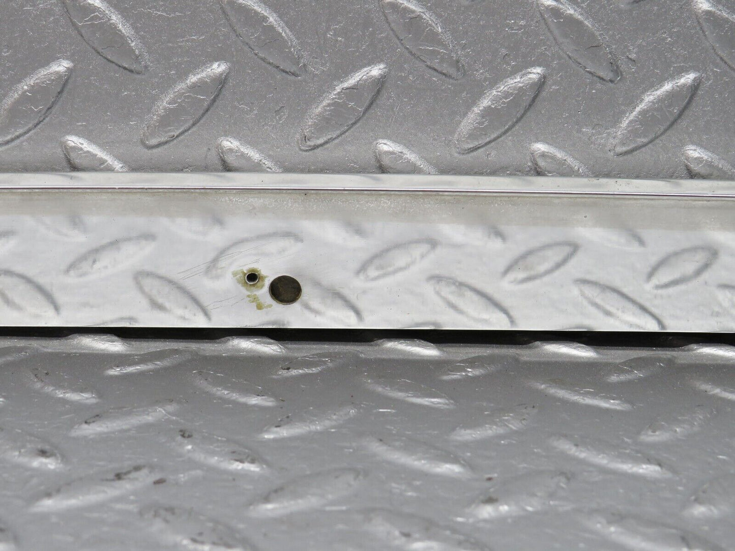 40197 Mercedes-Benz R107 Hardtop Side Window Chrome Moulding Trim Right