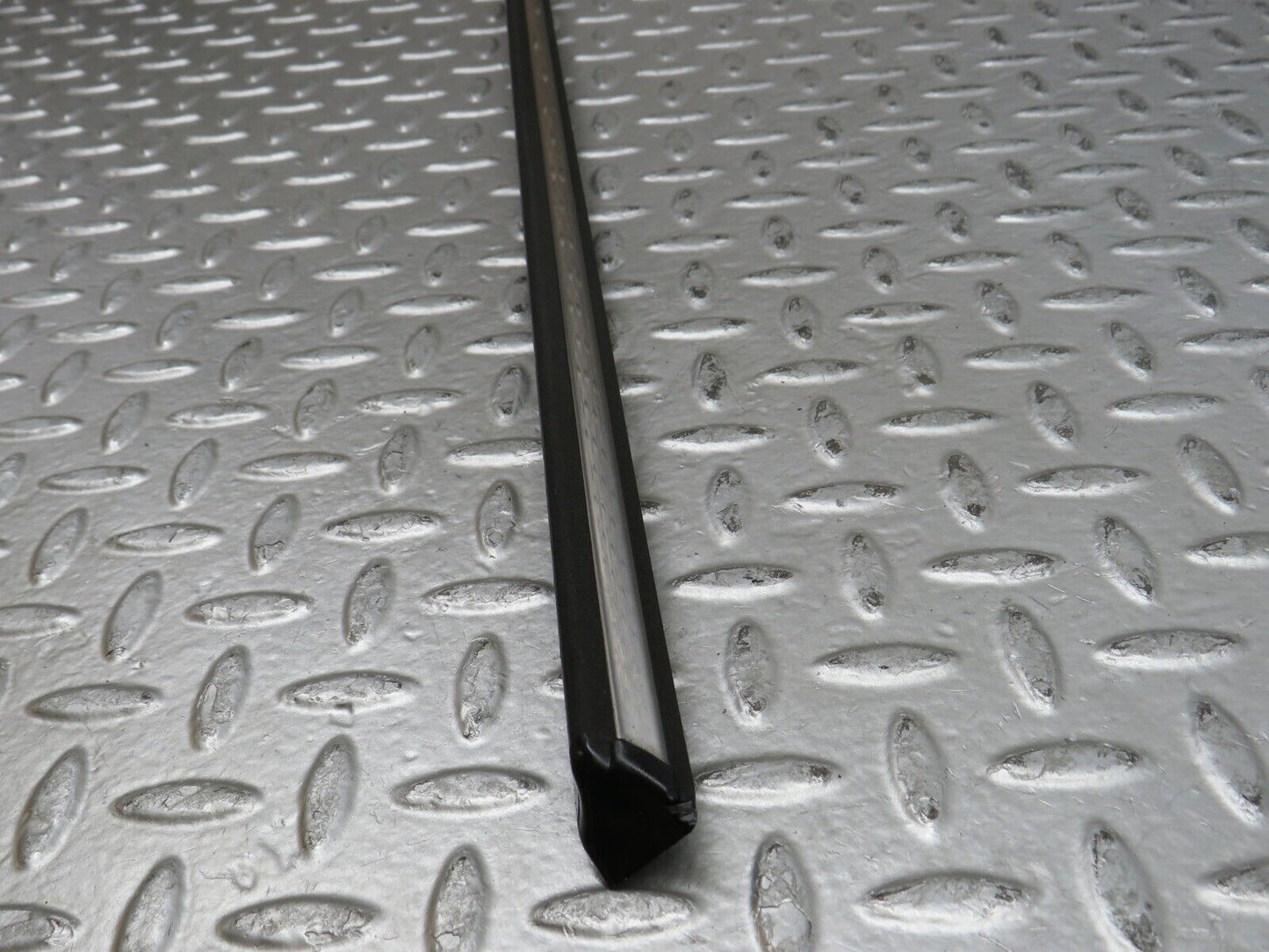 28237 Mercedes-Benz S123 240D Wagon Front Right Door Centre Moulding Trim
