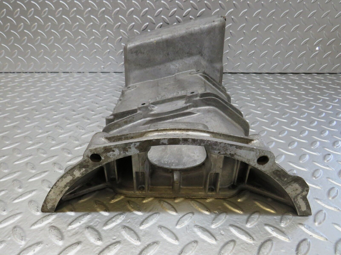 26085 Mercedes-Benz W123 200 Oil Pan Oil Sump 1020141202