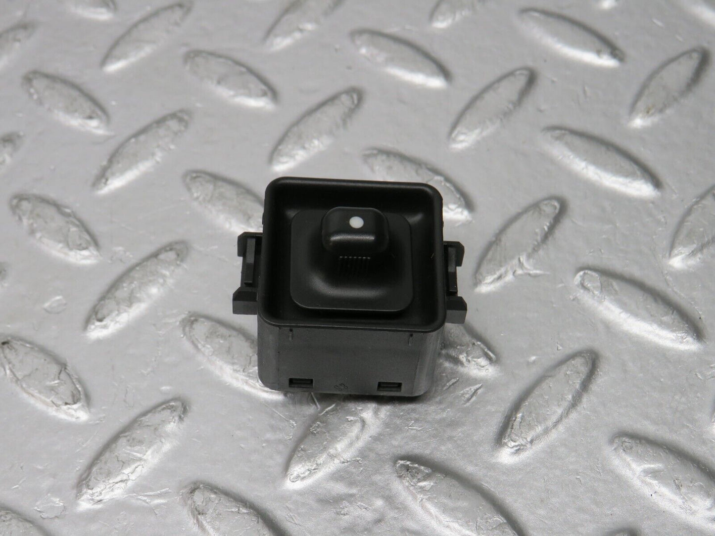 31624 Mercedes-Benz W201 190LE 1.8L Electric Mirror Adjust Switch 1248201810