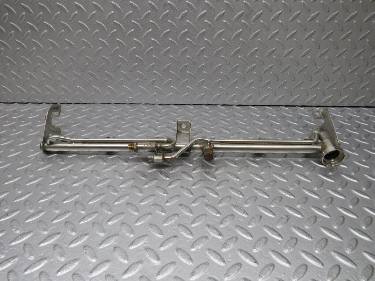 38566 Mercedes-Benz R129 280SL Coupe Fuel Injector Rail