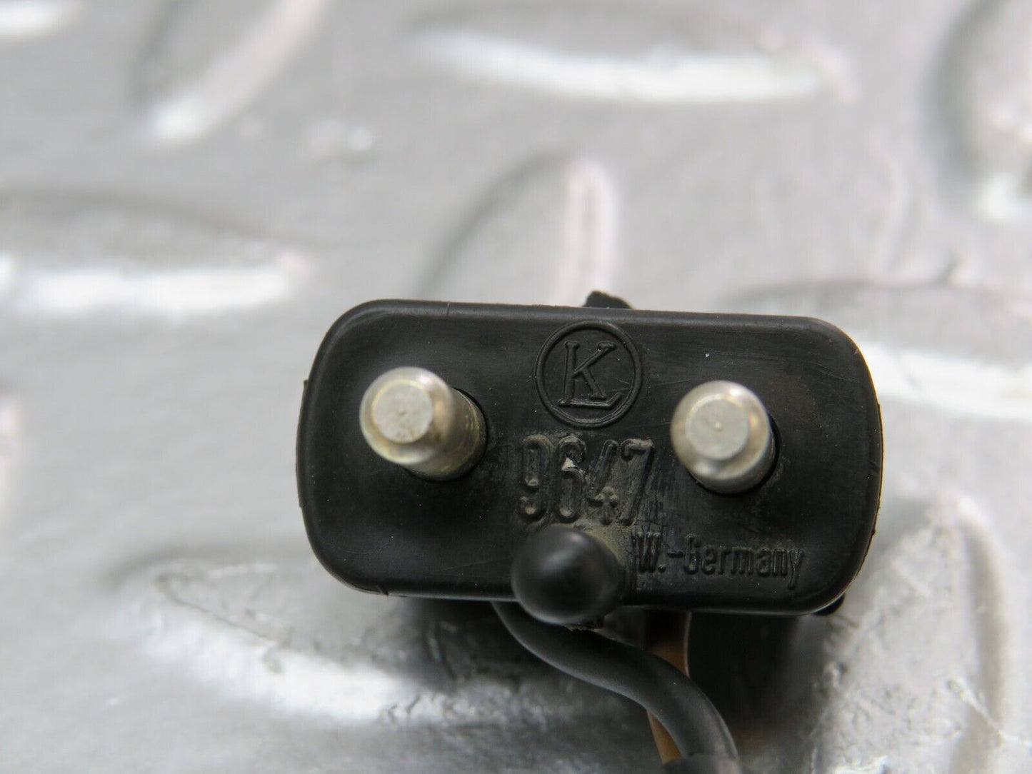 25318 Mercedes-Benz W201 190D Front Wing Indicator Cable Wire 1249971881