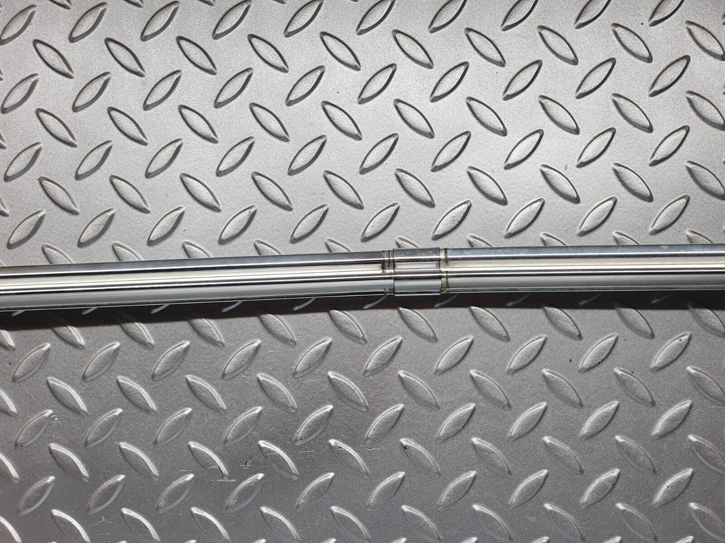 40771 Mercedes-Benz W123 300D Rear Windscreen Chrome Frame