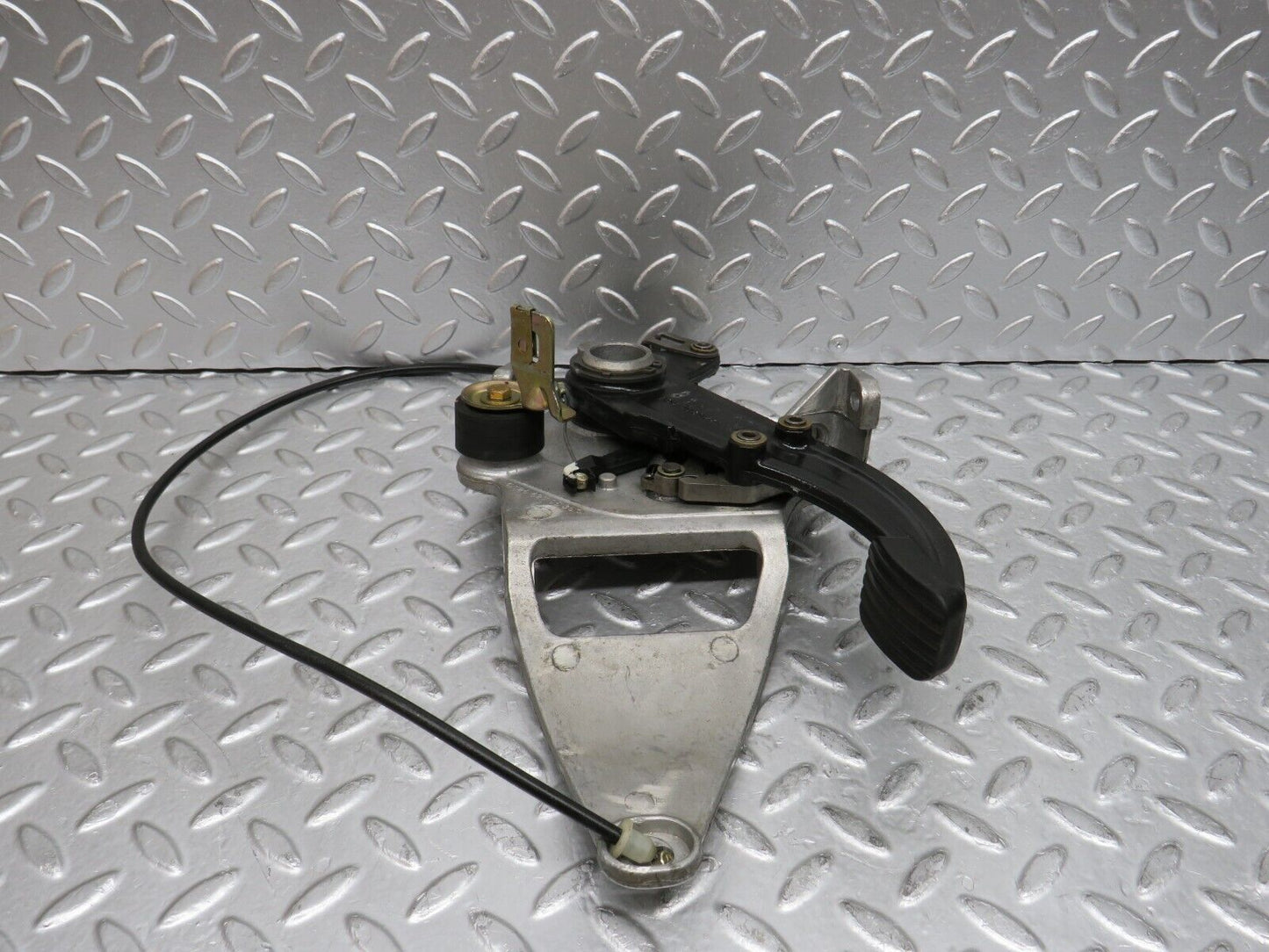 29417 Mercedes-Benz W124 230E Parking Brake Pedal 1244270801 1244270536