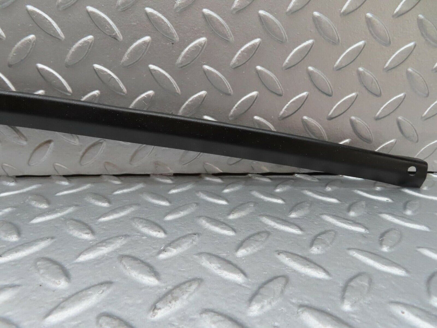 14164 Mercedes-Benz C107 280SLC Front Fender Wing Cross Bar