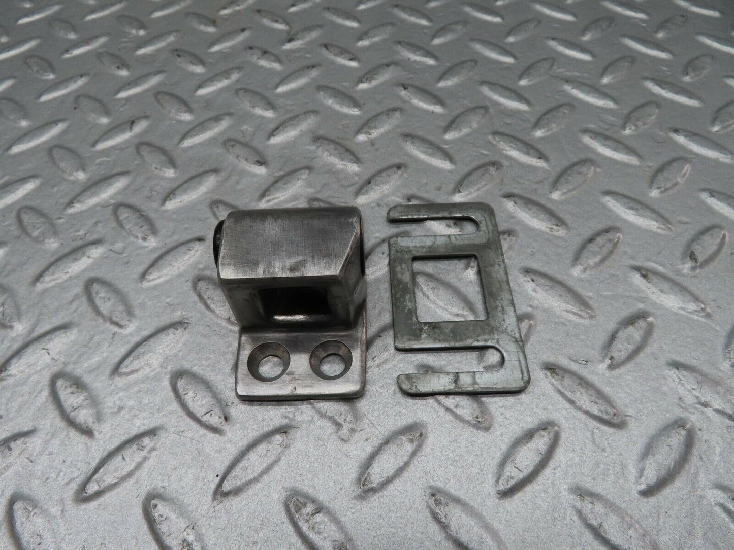 14298 Mercedes-Benz W116 350SE Door Lock Latch Left Side