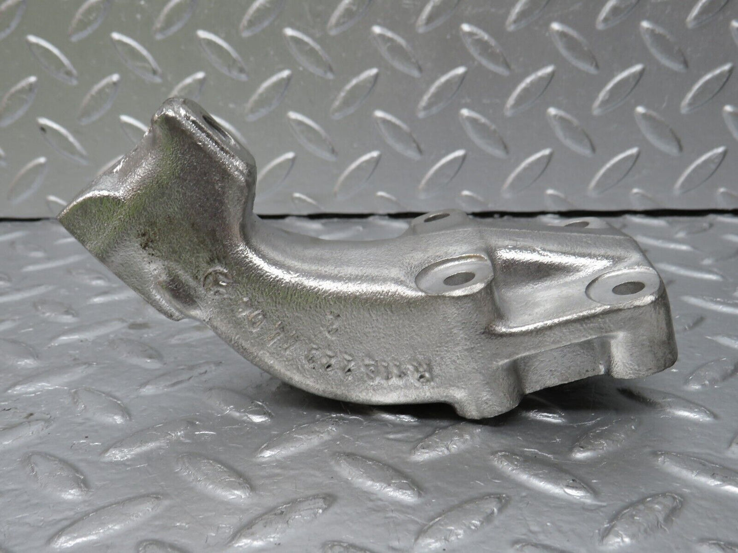 32951 Mercedes-Benz C107 R107 450 V8 Engine Mount Bracket Left 1162234404