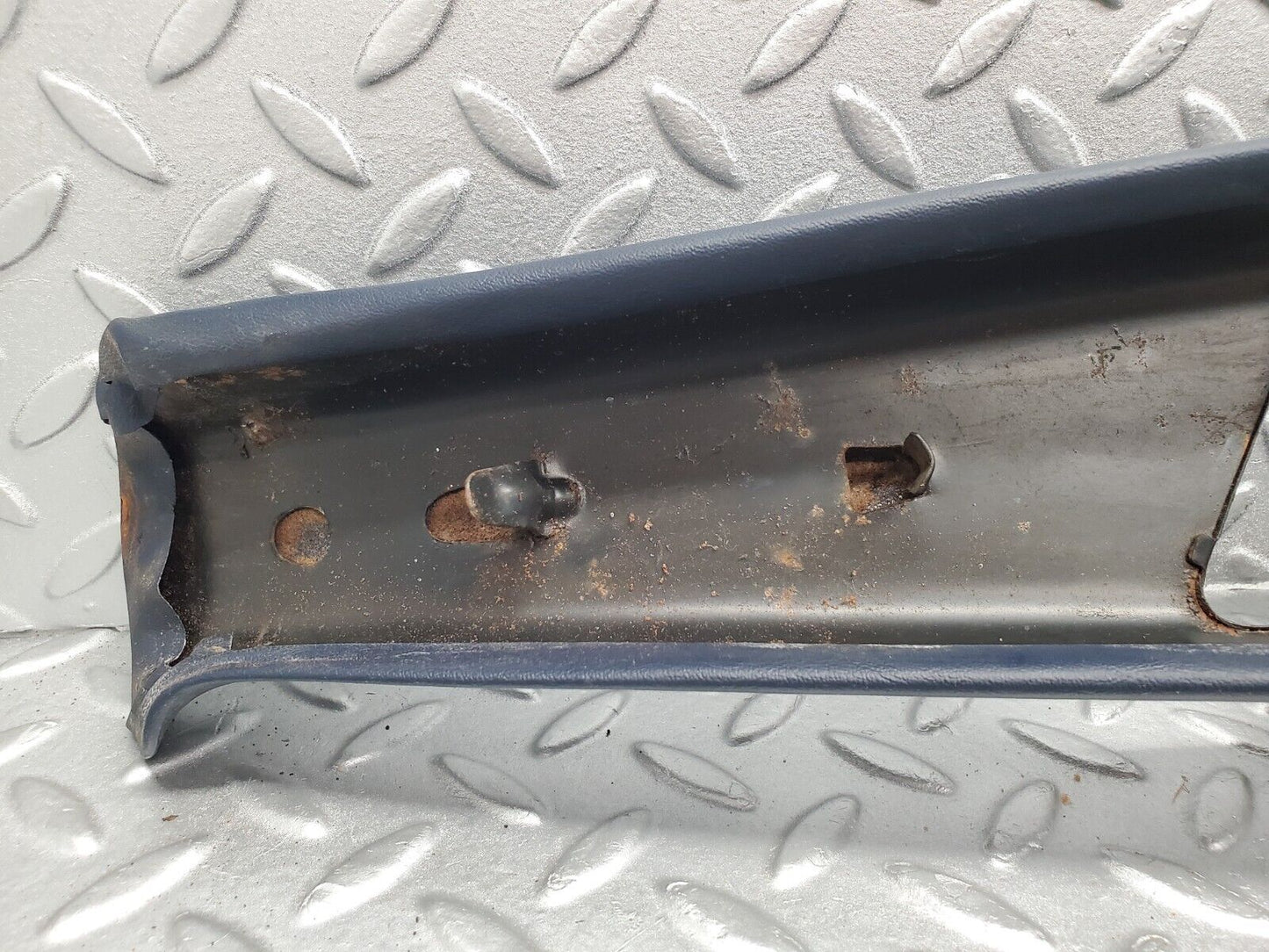 46008 Mercedes-Benz V123 240D LWB B Pillar Cover Blue Left