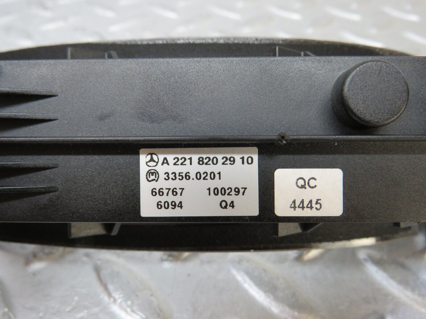 35142 Mercedes-Benz W221 Dashboard Control Switch Unit Panel 2218202910