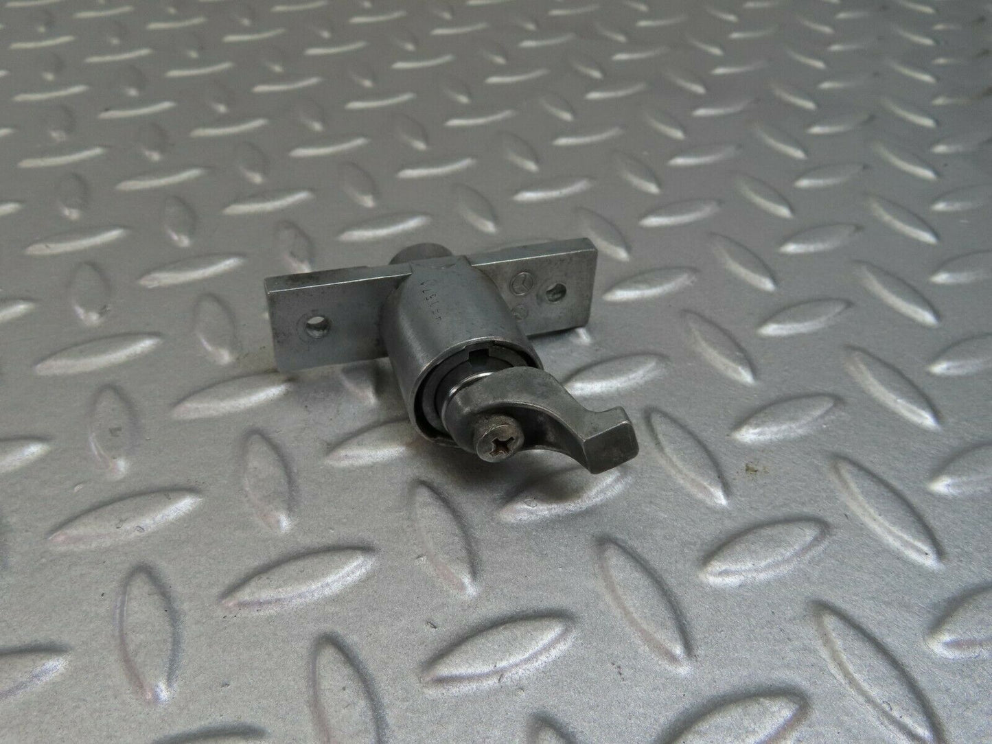 7891 Mercedes-Benz W115 220D Trunk Lock No Key