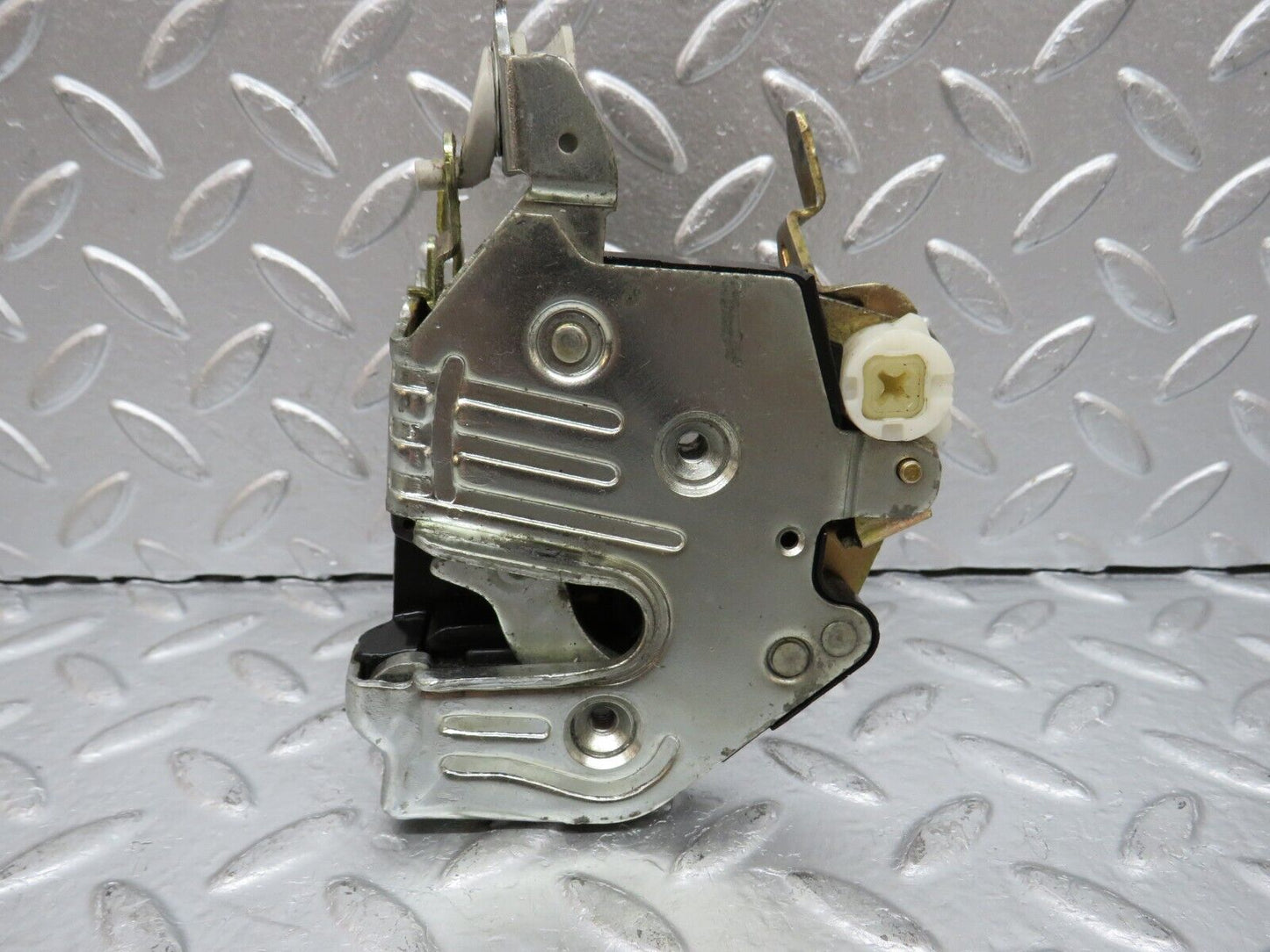 29344 Mercedes-Benz W124 230E Front Right Door Lock Mechanism