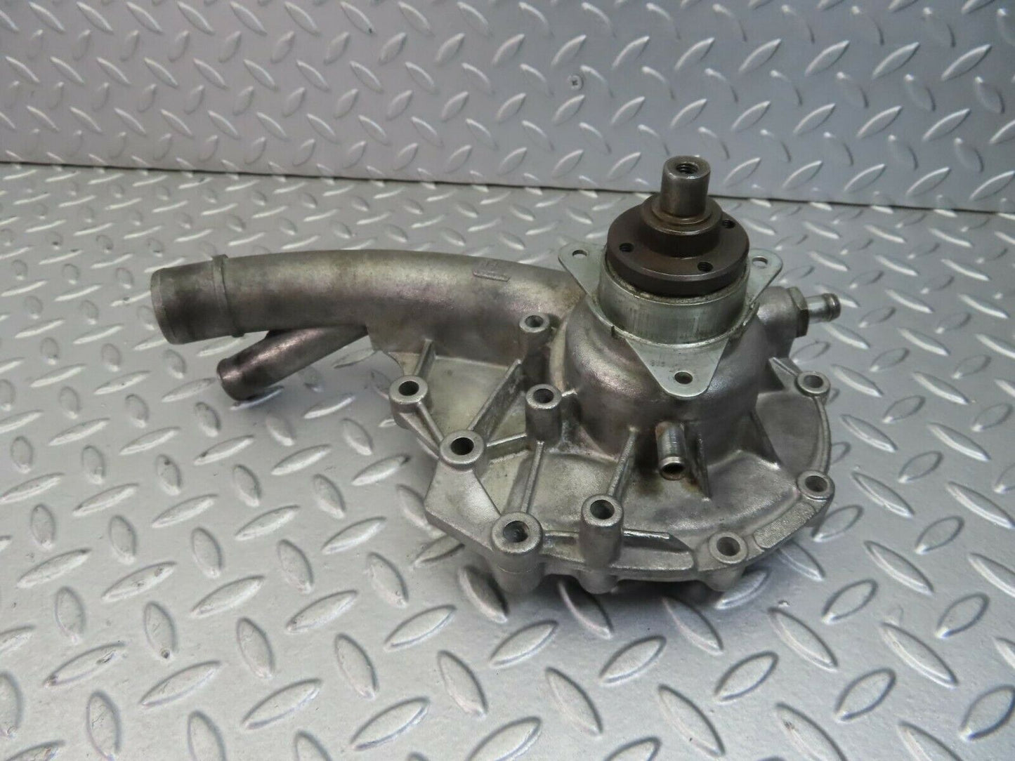 8771 Mercedes-Benz W124 Water Pump