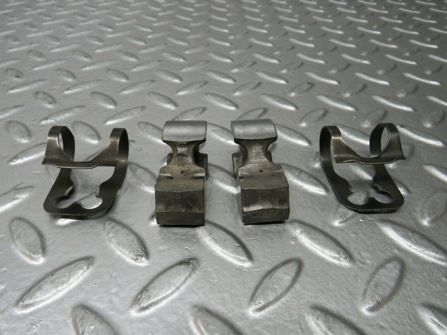 23571 Mercedes-Benz W114 280E Valve Rocker Arm With Retaining Spring