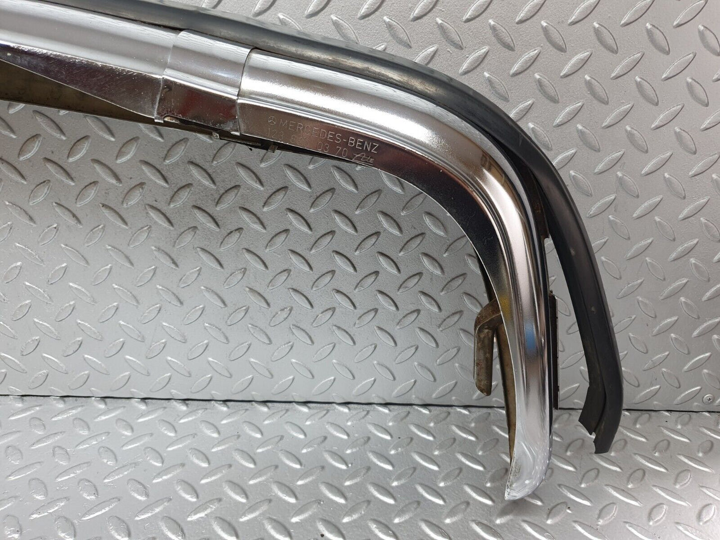 44198 Mercedes-Benz C123 230CE Coupe Front Bumper 1238800270 1238800970 1238800470 1238800370