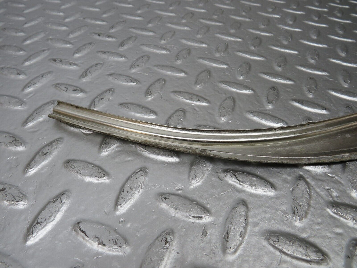 25589 Mercedes-Benz W123 200 C Pillar Exterior Chrome Trim Left Side