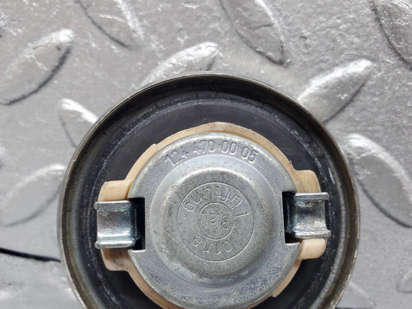 44826 Mercedes-Benz W124 220E Fuel Tank Cap 1244700005