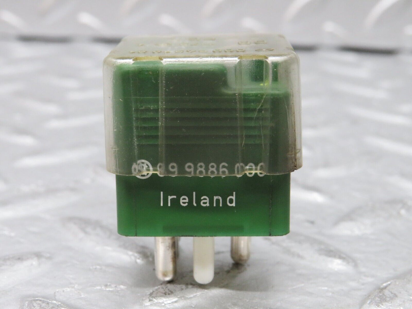 29976 Mercedes-Benz C124 320CE Coupe Overload Relay 0005421881