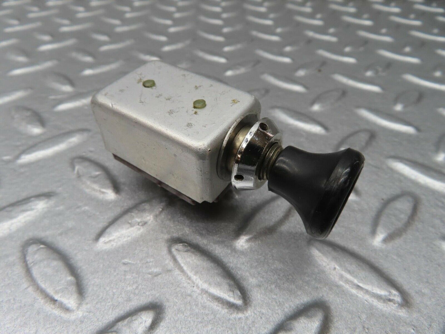 12721 Mercedes-Benz W111 220SE Windscreen Wiper Pull Switch 461630