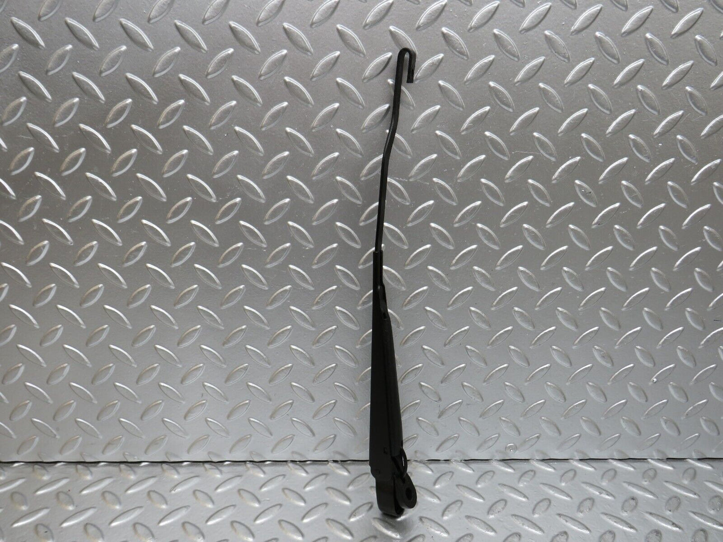 25427 Mercedes-Benz W123 200 Wiper Arm Bosch Left Side 3399990553