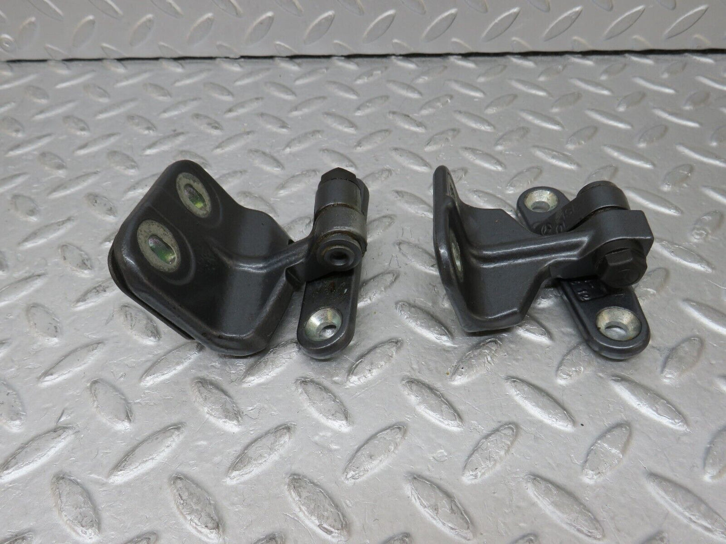 35268 Mercedes-Benz W221 Rear Right Door Hinge