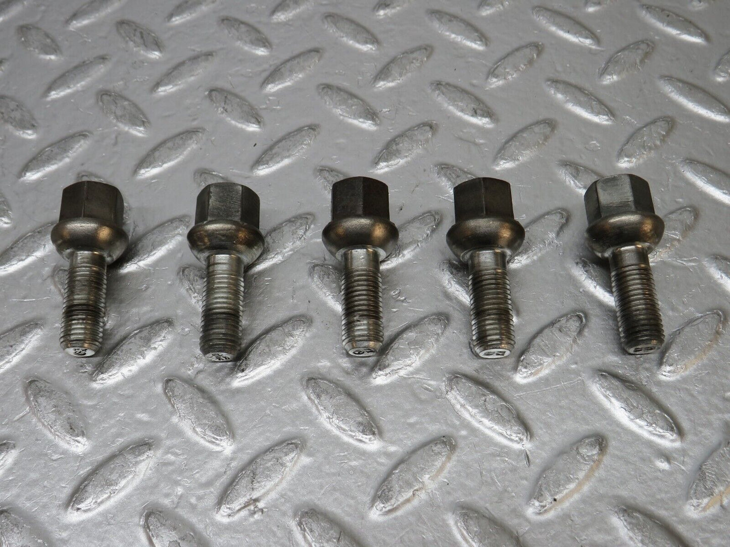 32232 Mercedes-Benz 5x Alloy Wheel Lug Bolt M12x1.5