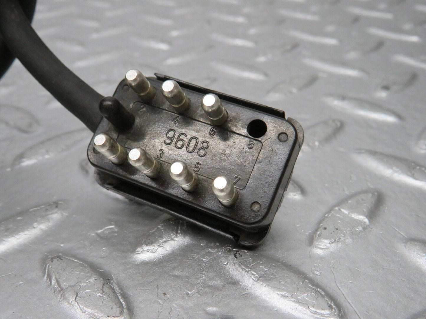 32713 Mercedes-Benz S124 300TE Wagon Cruise Control Actuator 0025458632