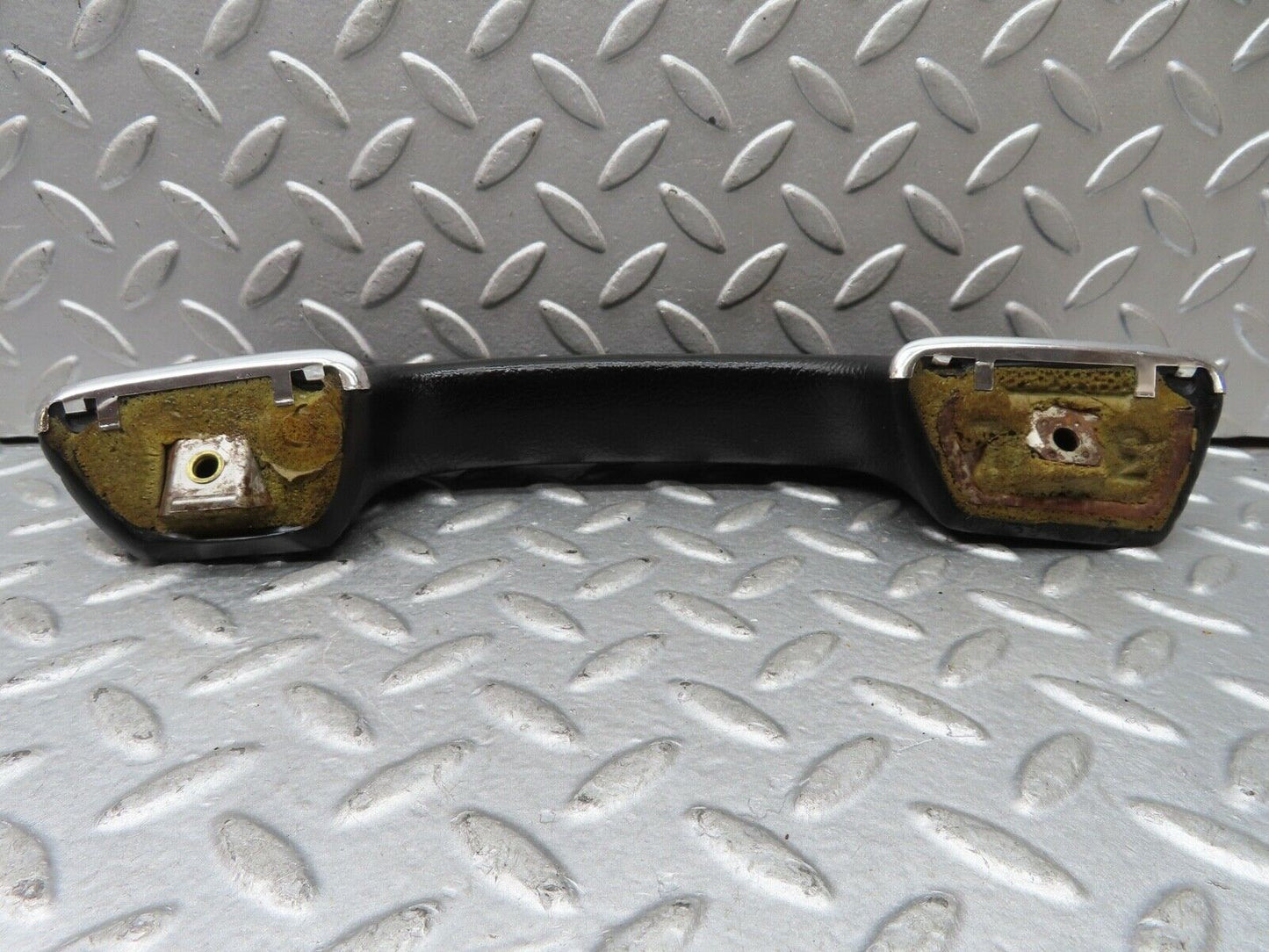19055 Mercedes-Benz W123 300D Front Left Interior Door Handle Black 1239701101