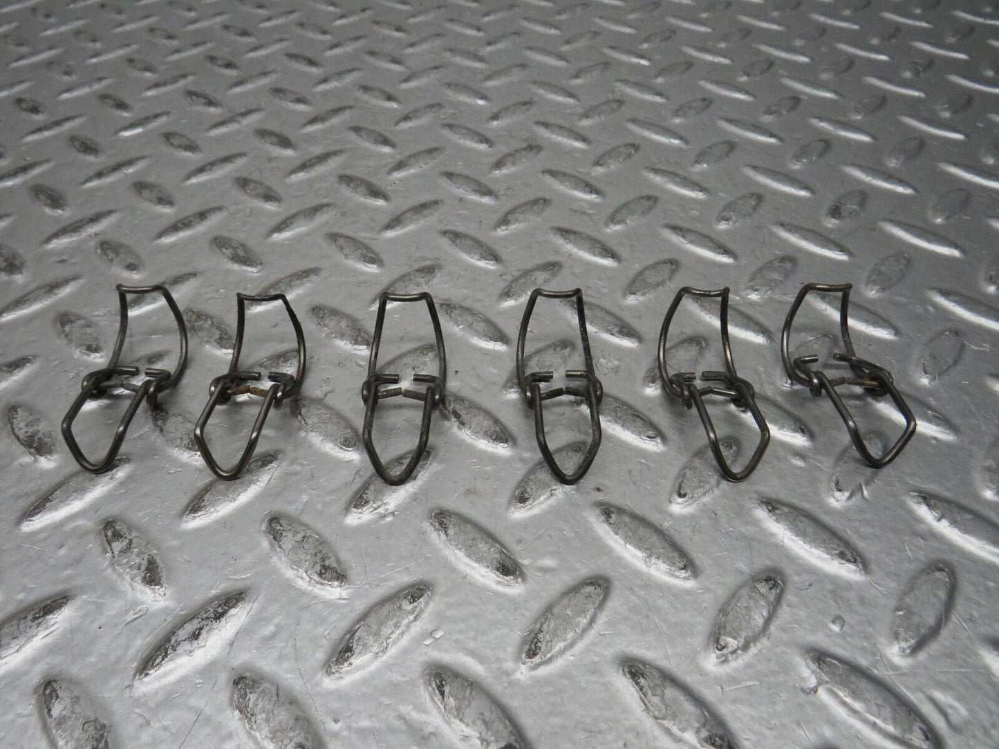 28851 Mercedes-Benz W123 230E Air Filter Box Housing Clip Set 6x