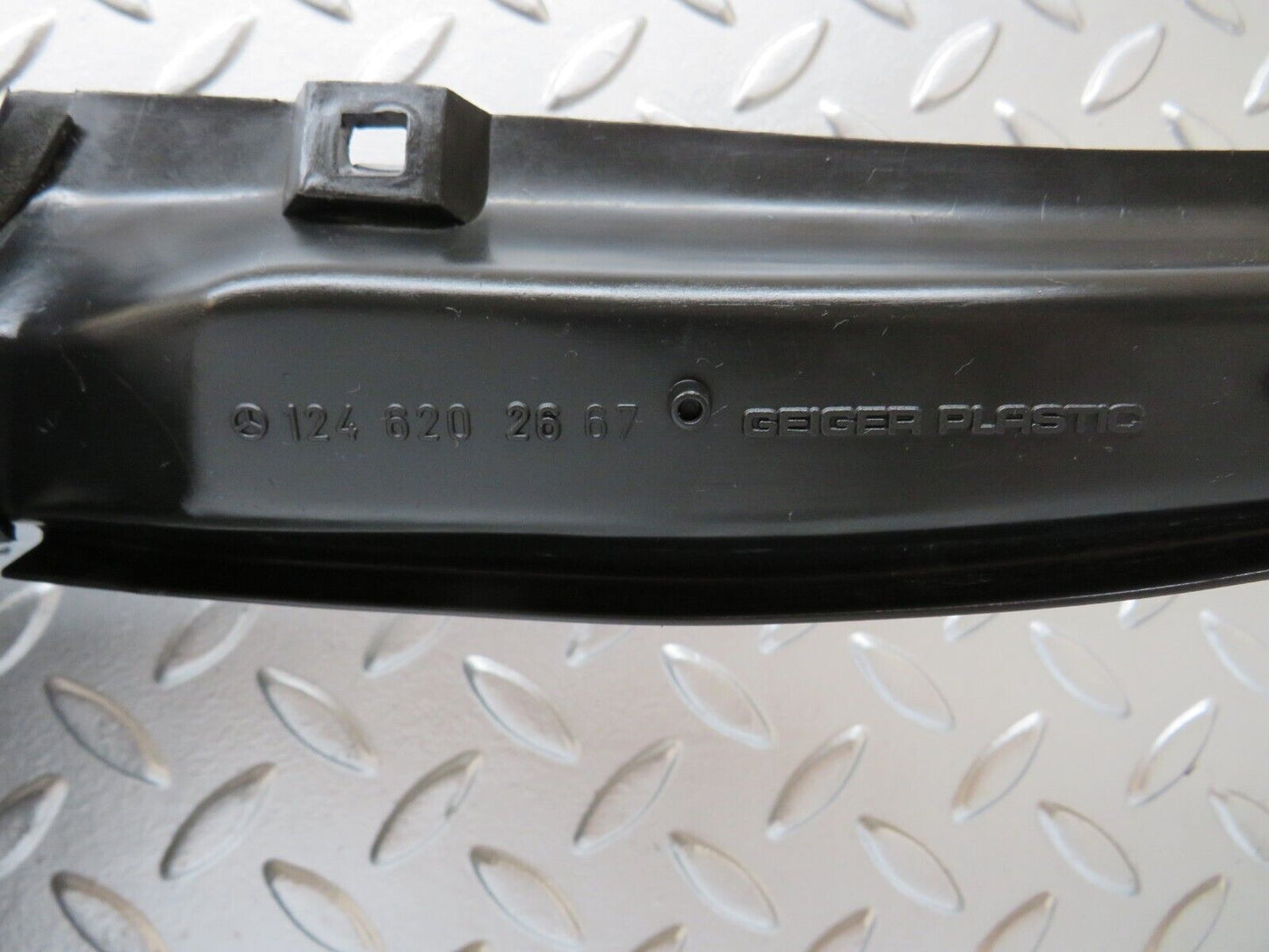 26627 Mercedes-Benz C124 220CE Water Drain 1246201767 1246202667 1246283707