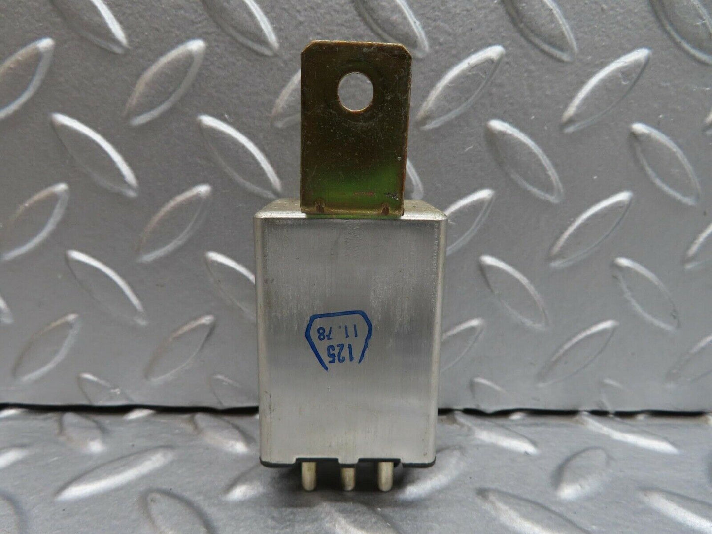 14408 Mercedes-Benz W116 350SE Heated Window Relay 1078200110