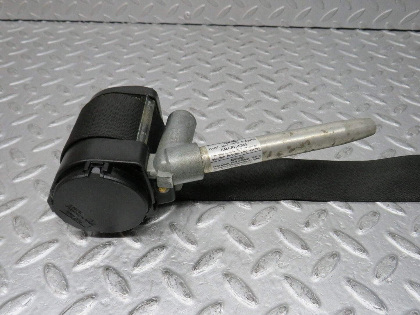 38001 Mercedes-Benz A124 320E Cabriolet Front Left Seat Belt With Buckle 1268600786 1248606569 1248680581