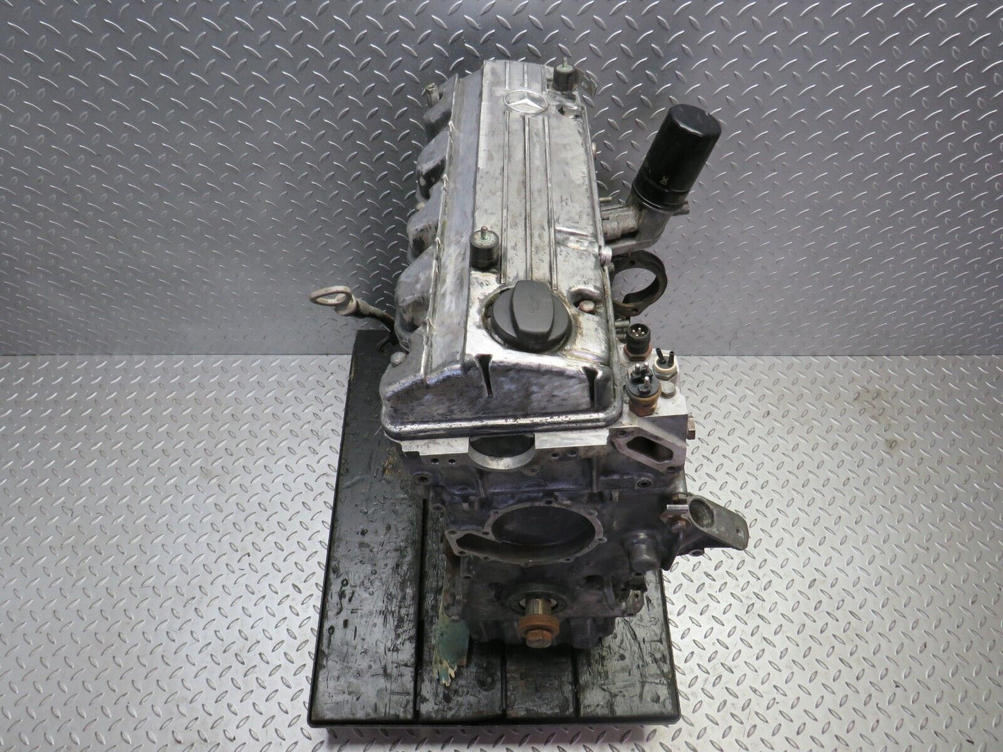 30570 Mercedes-Benz W124 230E Complete Engine 1020113501 M102.982