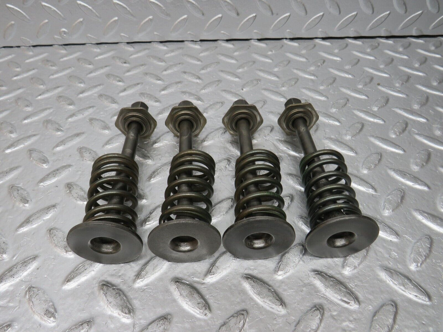 0886 Mercedes-Benz W123 240D Engine Exhaust Valve with Spring