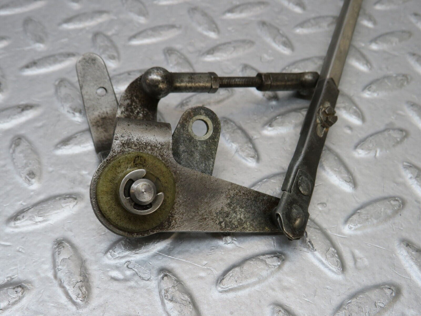 35603 Mercedes-Benz R107 280SL Coupe Throttle Linkage