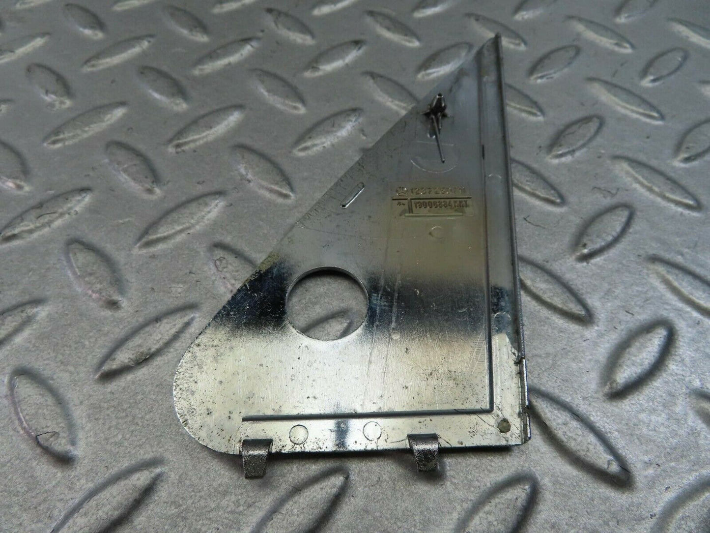8143 Mercedes-Benz W123 Mirror Triangle Cover Left 1237250711