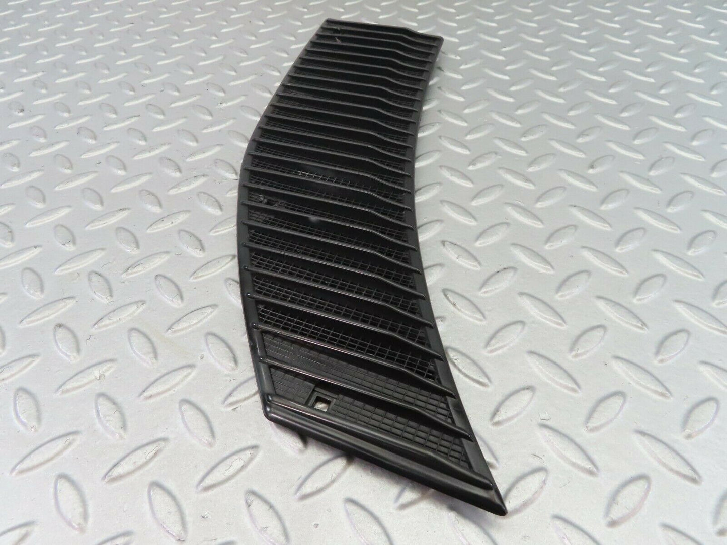 7569 Mercedes-Benz S123 230TE Wagon Air Intake Grill Left Side 1238362965