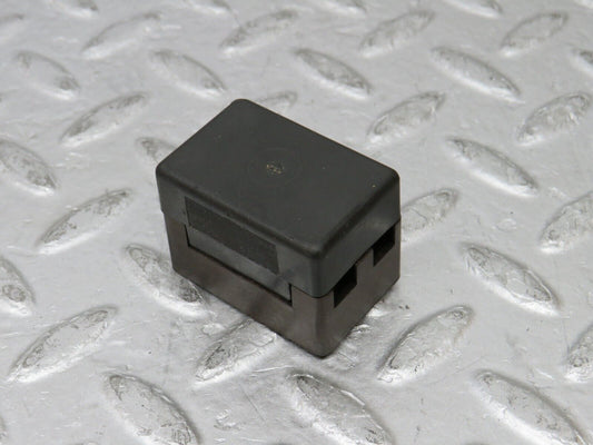 37322 Mercedes-Benz W109 300SEL Fuse Box Connector