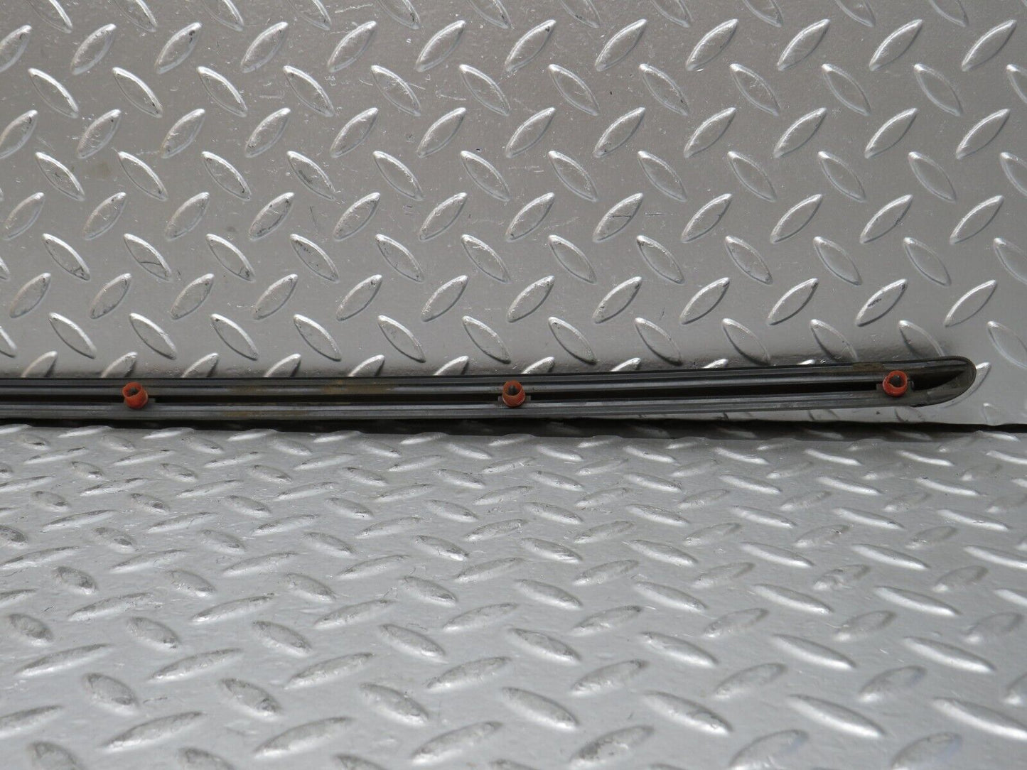 28233 Mercedes-Benz S123 240D Wagon Front Right Fender Wing Centre Moulding Trim