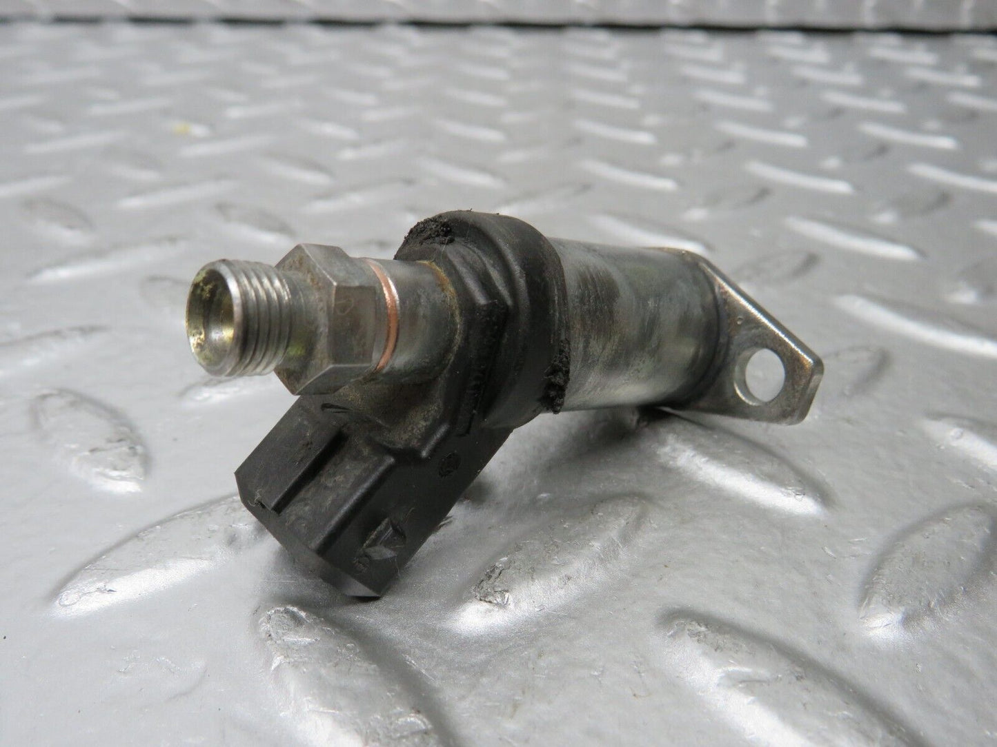 29866 Mercedes-Benz W123 230E Cold Start Valve Bosch 0280170403