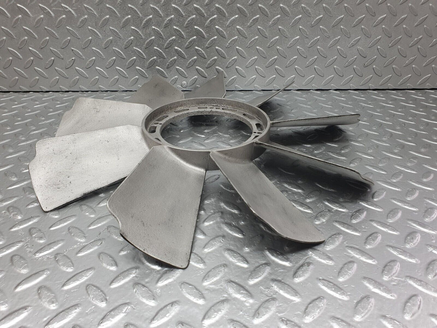 43603 Mercedes-Benz C126 380SEC Coupe Engine Cooling Fan 1162051906