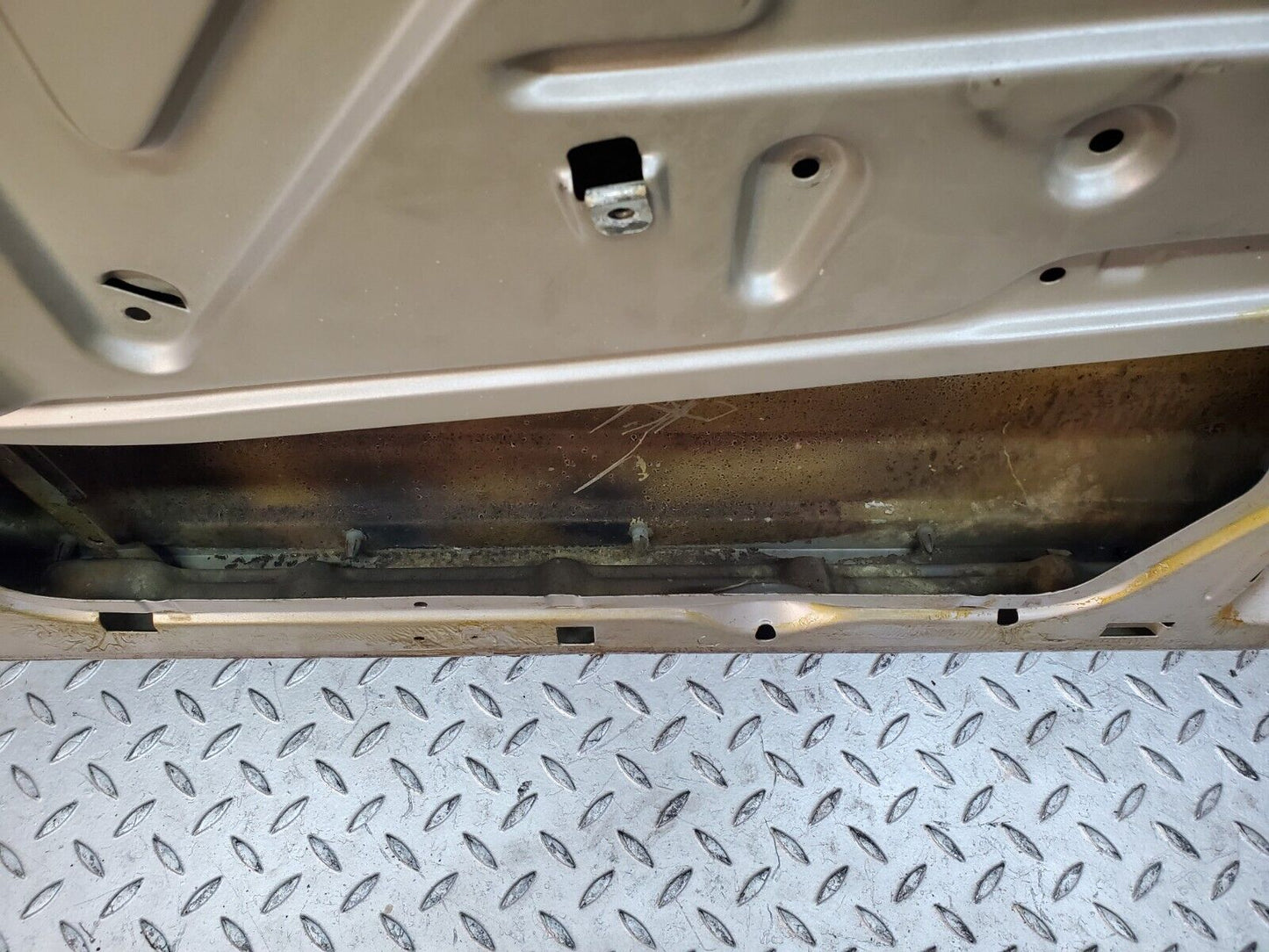45992 Mercedes-Benz W126 420SE Front Left Door