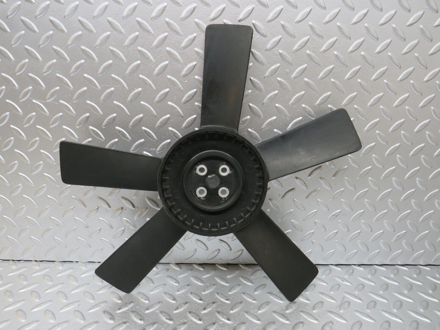 26963 Mercedes-Benz W123 240D Engine Cooling Fan 1152050406